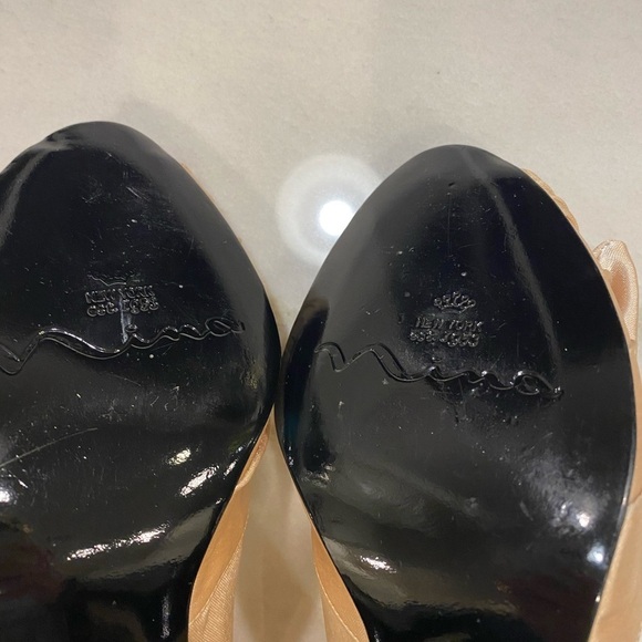 Nina Heels Size 37 US 6.5 Gold Champagne Satin Peep Toe Pleated Bow - Picture 12 of 14